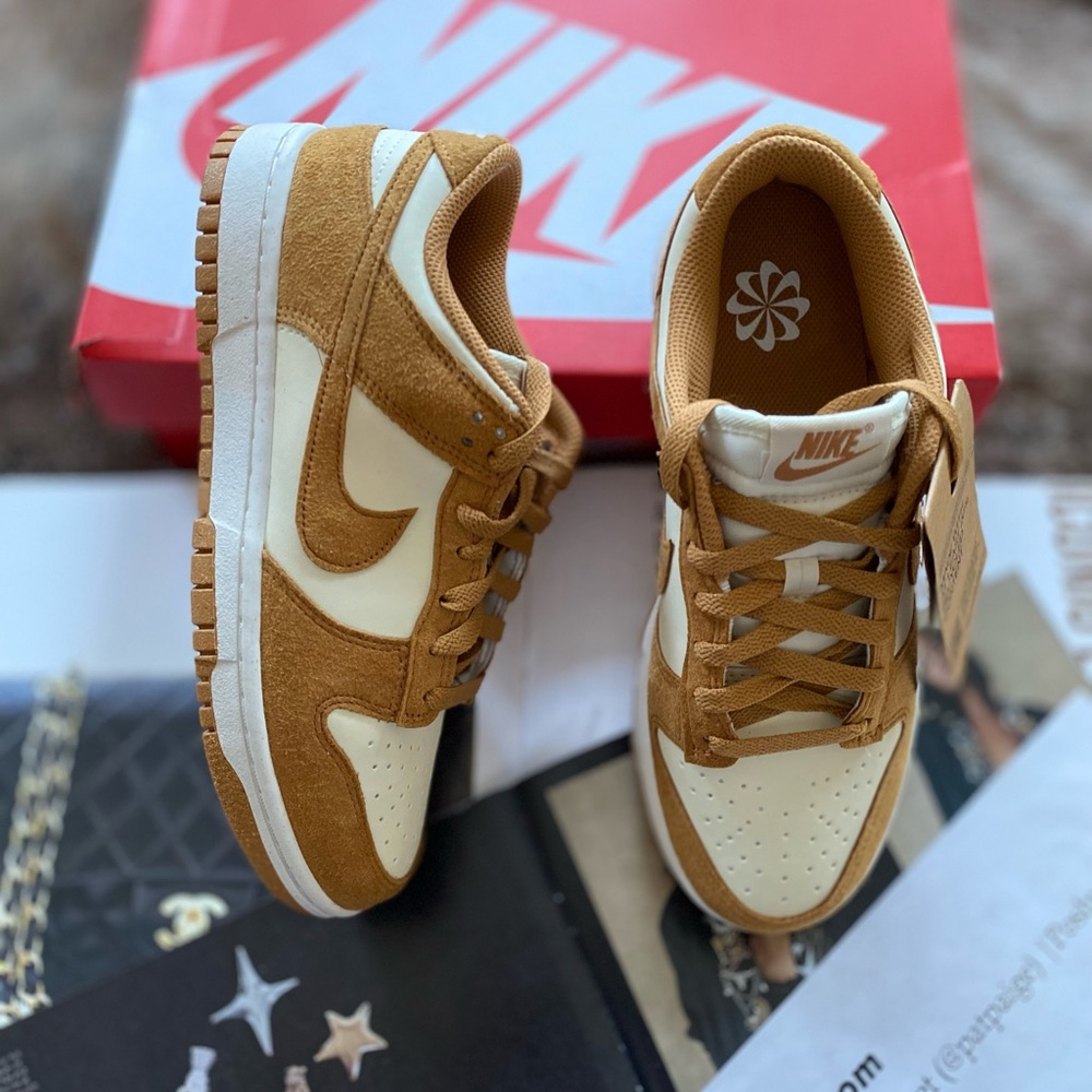 Nike Dunk Low Sneakers - Picture 9 of 16